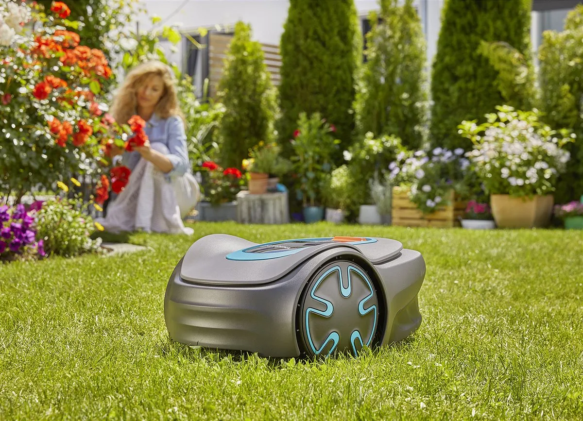 Gardena Sileno Minimo robotic mower on a small lawn area